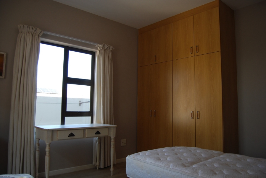 To Let 3 Bedroom Property for Rent in Calypso Beach Western Cape